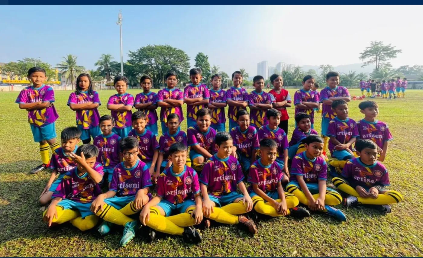 Team jerseys & banners