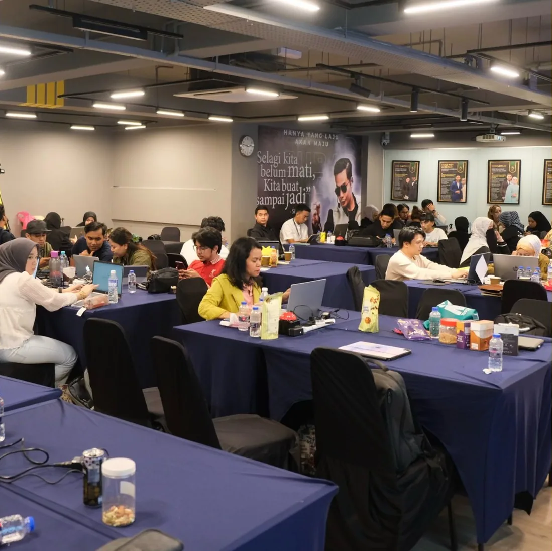 Full-hall AI and design workshop
